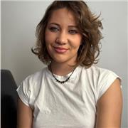 Profesora titulada de piano básico con 20 años de experiencia